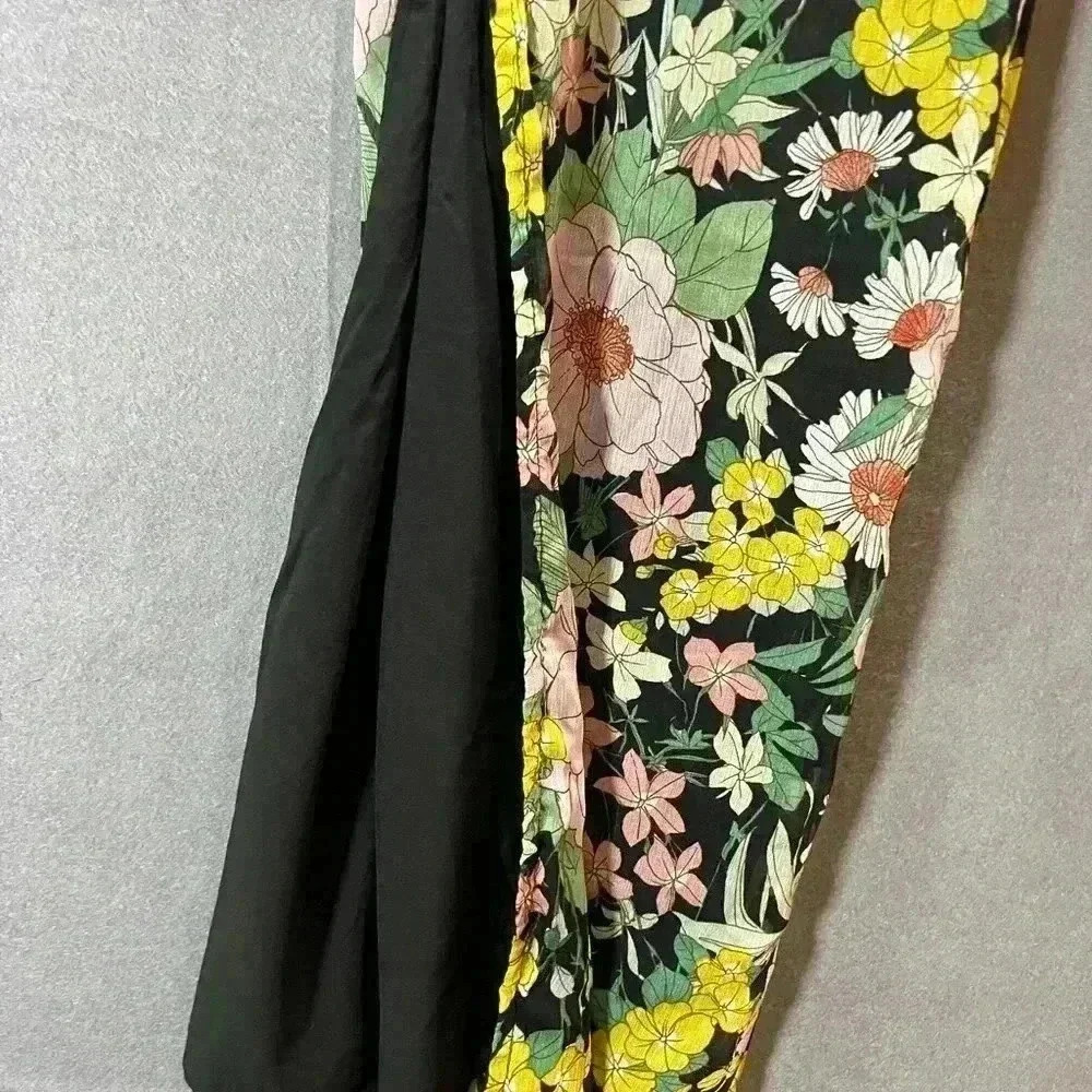 Lulus Floral Pants Size Medium‎ - Picture 8 of 9